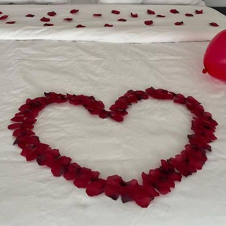 Suite « Body Love » - Jacuzzi Privatif Créteil Eksteriør bilde