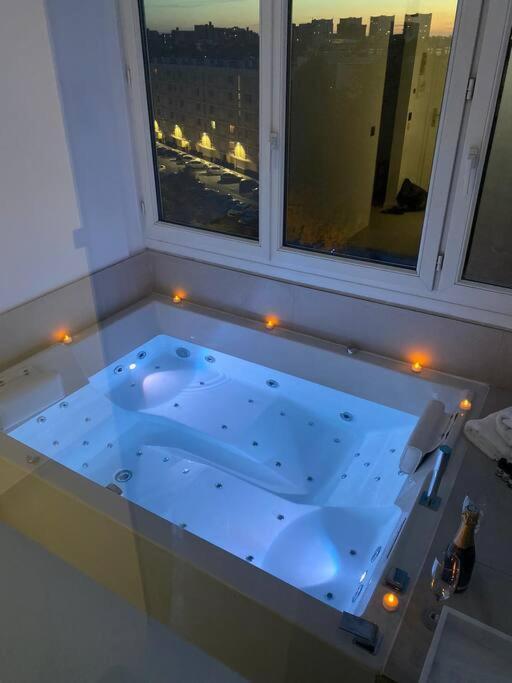 Suite « Body Love » - Jacuzzi Privatif Créteil Eksteriør bilde